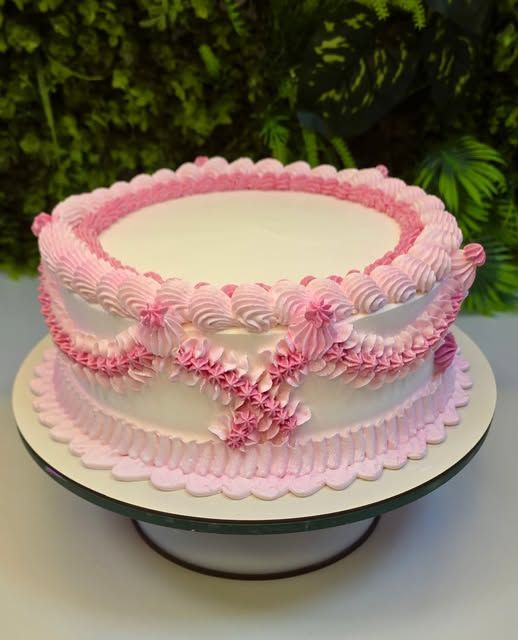 Bolo Mundo rosa